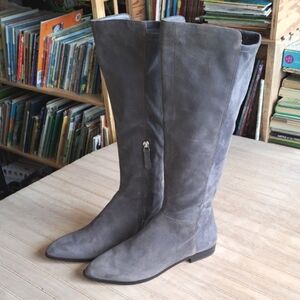 Nine West Grey Suede Side Zip Comfy Stylish Sleek Causal Tall Boots Pointed Toe